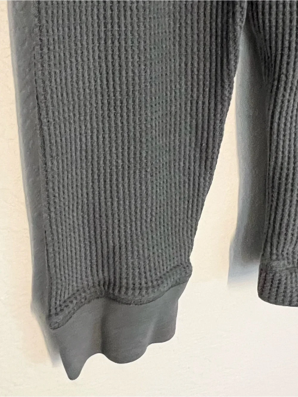 Columbia Men’s Long-Sleeve Waffle Knit Crew Sweater — Gray
